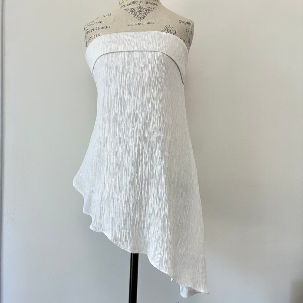 PrettyLittleThing Asymmetric Textured White Strapless Drape Top Size US 4